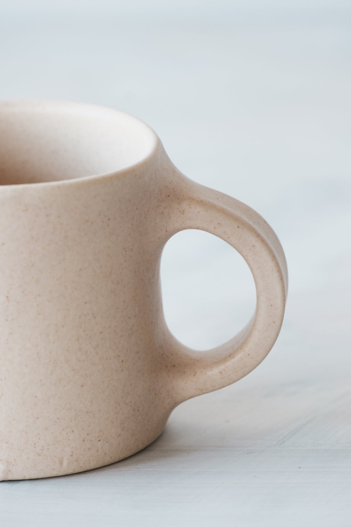 mug white beige