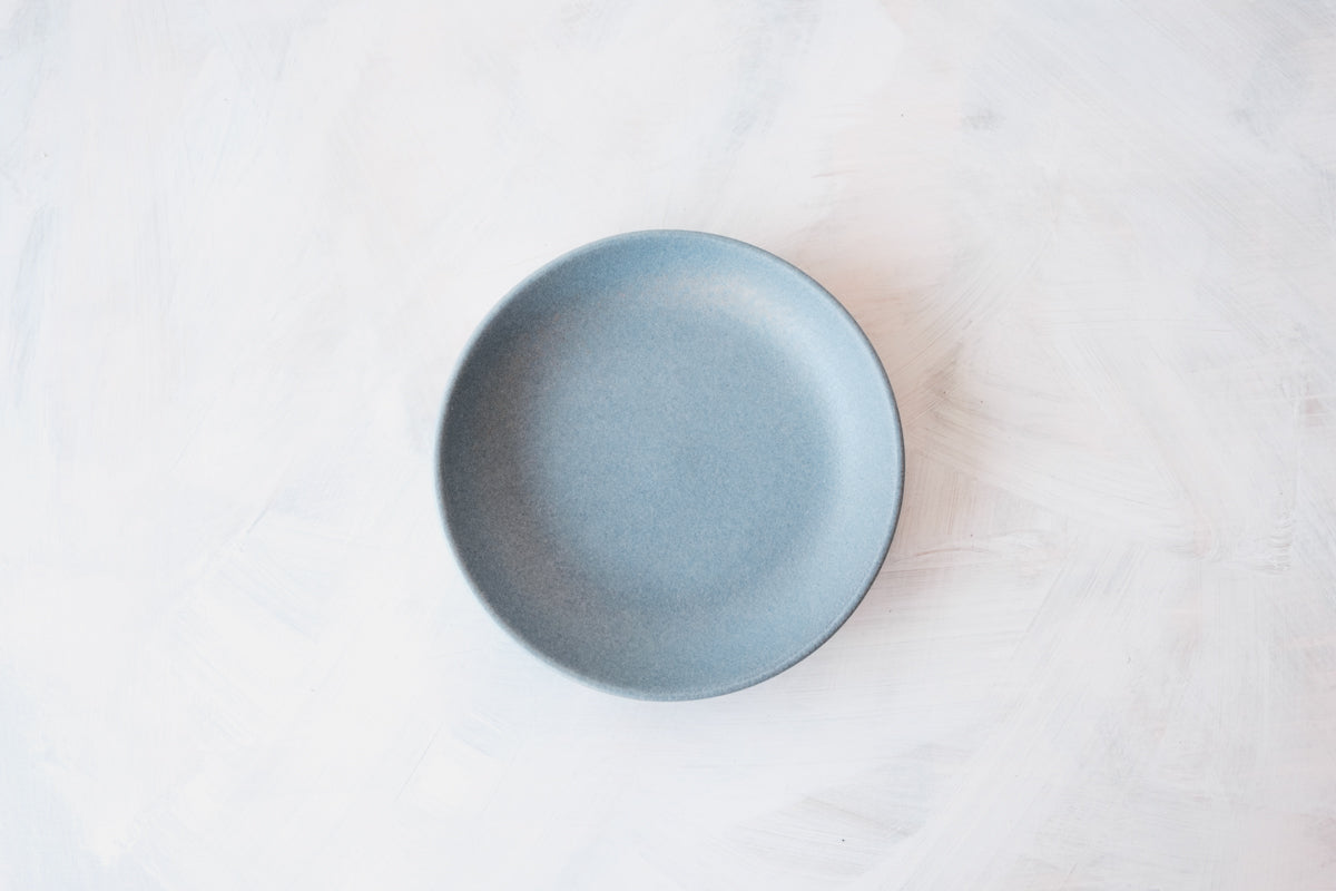 plate water blue