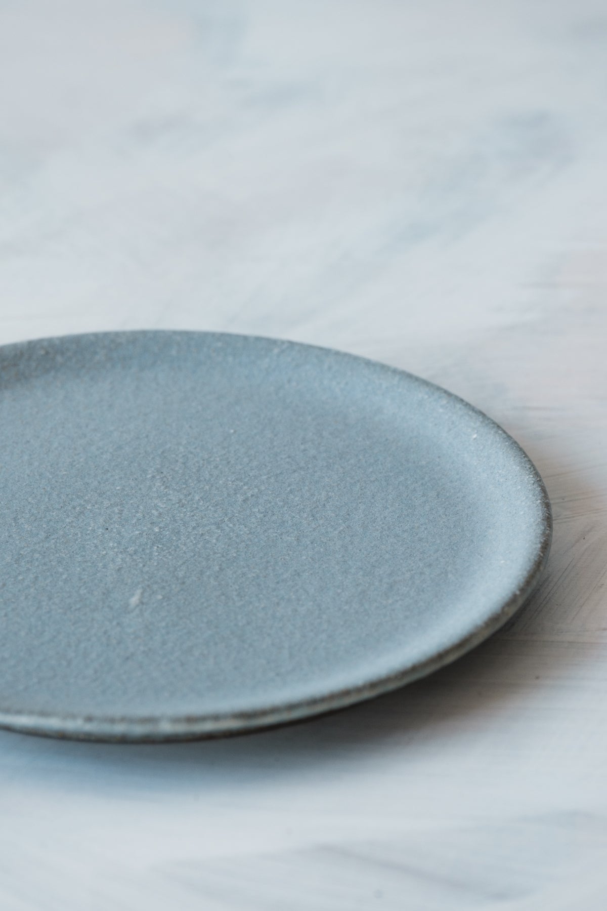 simple plate blue gray