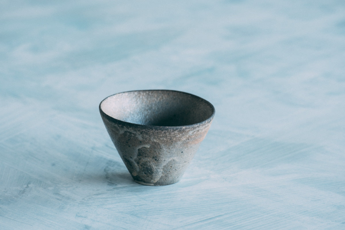 ぐい呑み(塩窯焼成)Sake cup