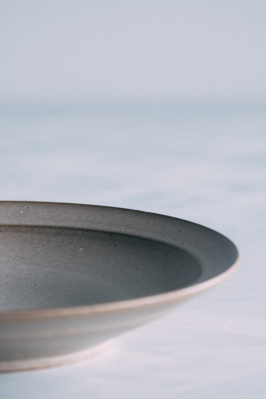 リム盛鉢 8" Rimmed Serving Bowl