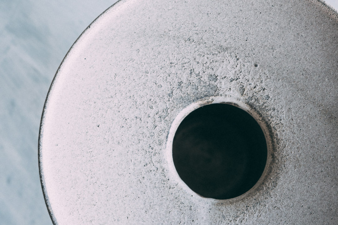 焼締花入(塩窯焼成) Unglazed Hug Vase