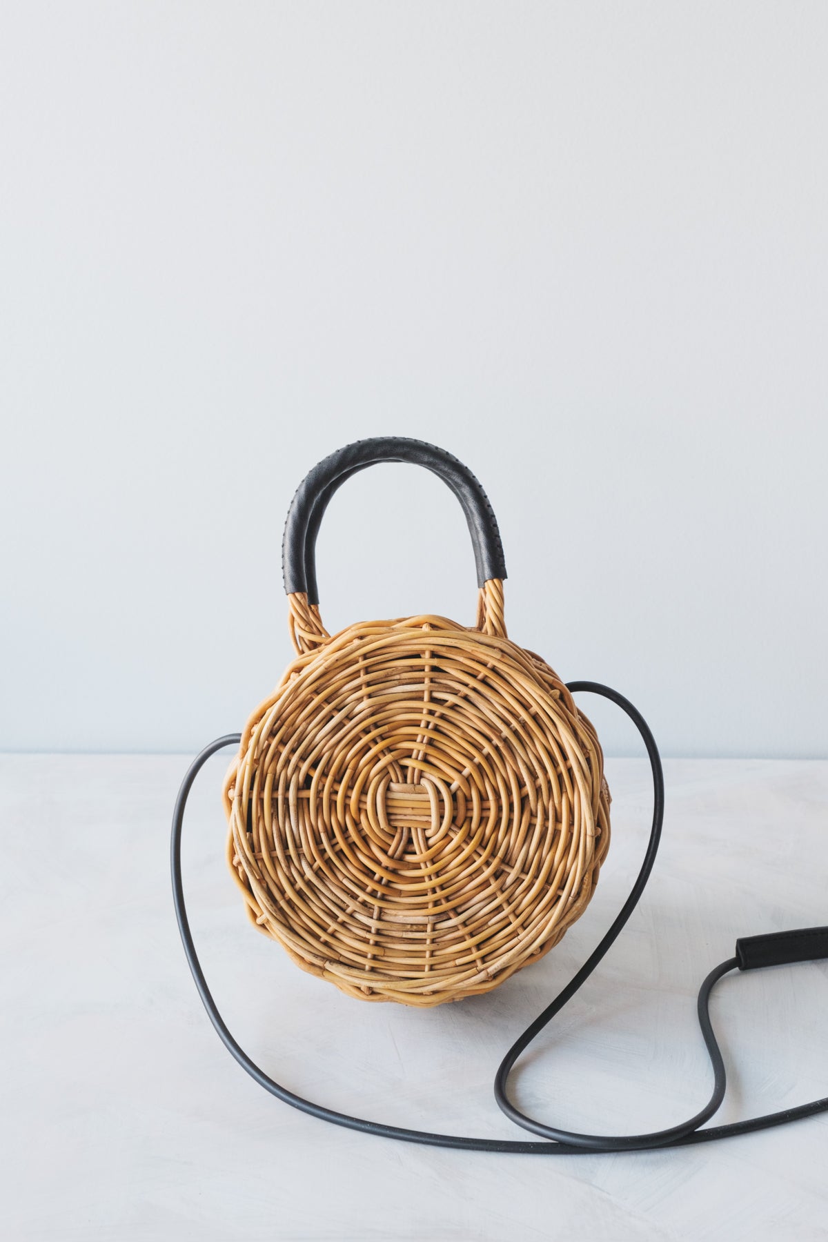 ARAROG ROUND SHOULDER BAG