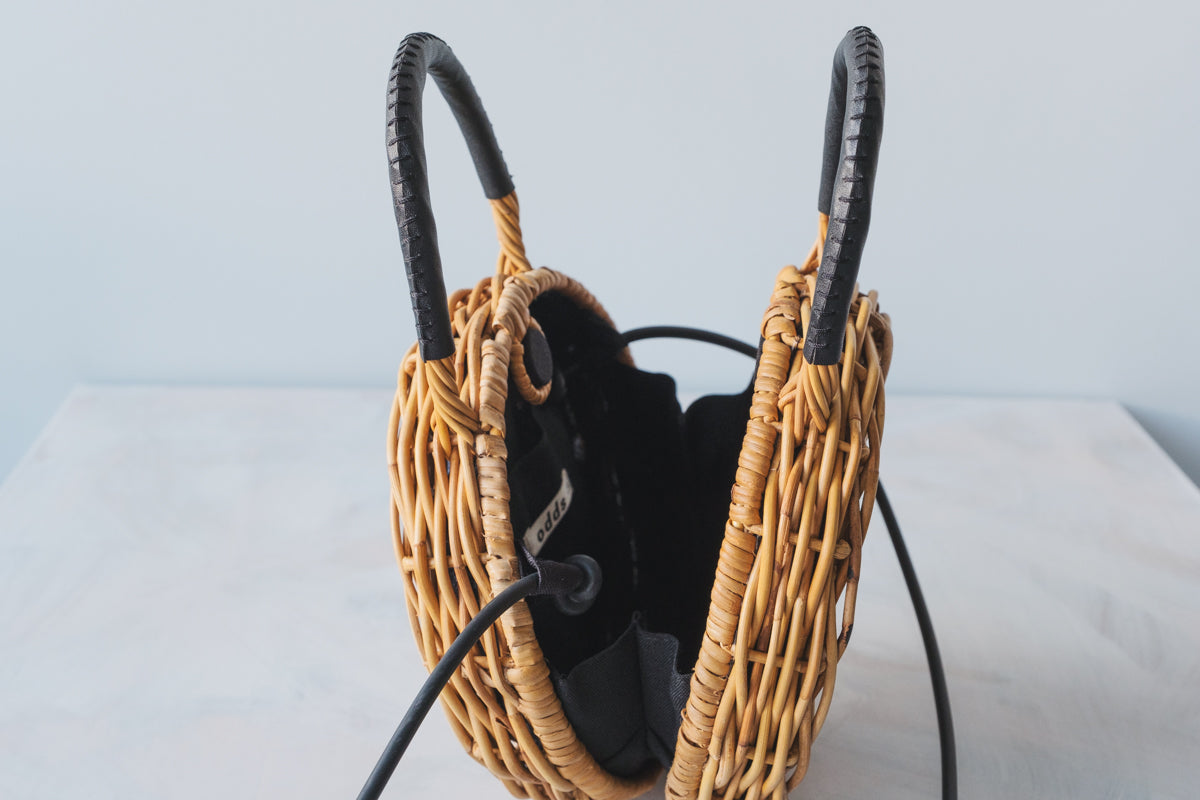 ARAROG ROUND SHOULDER BAG