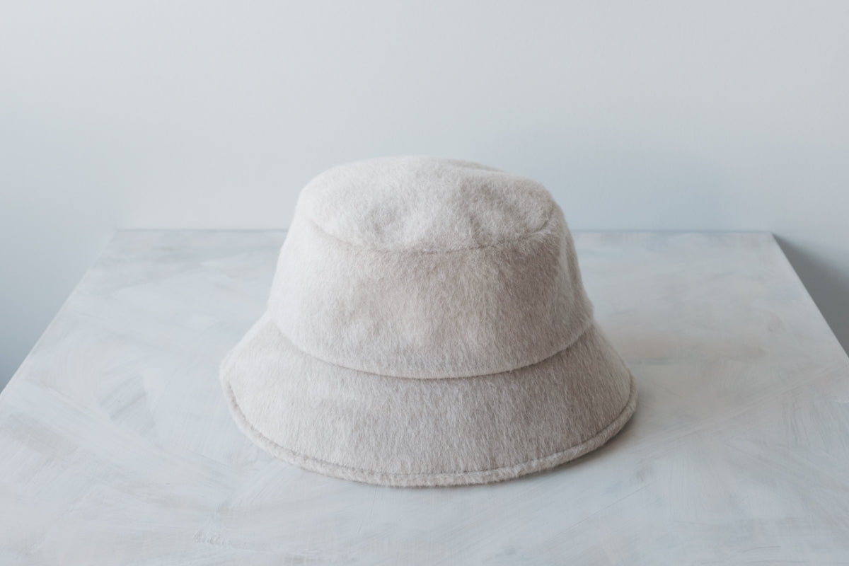 FUR BUCKET HAT
