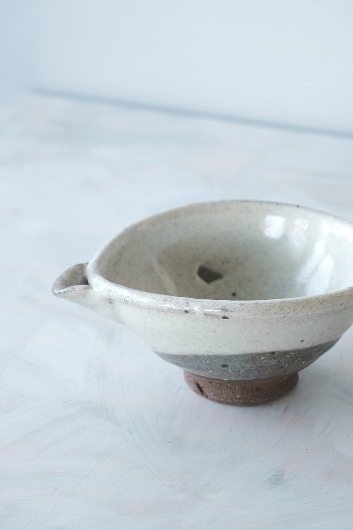 粉引 片口(灯油)