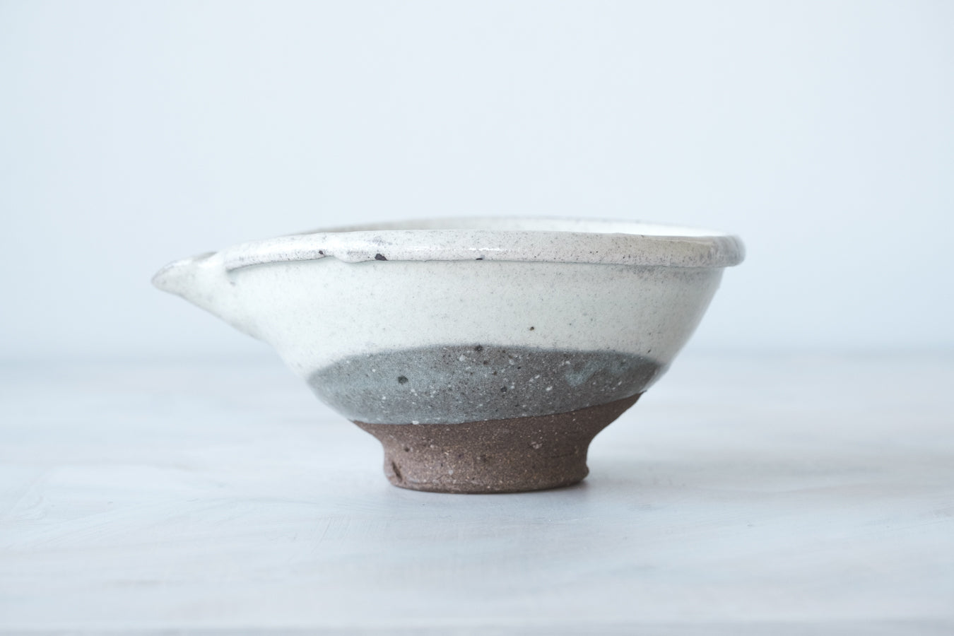 粉引 片口(灯油)