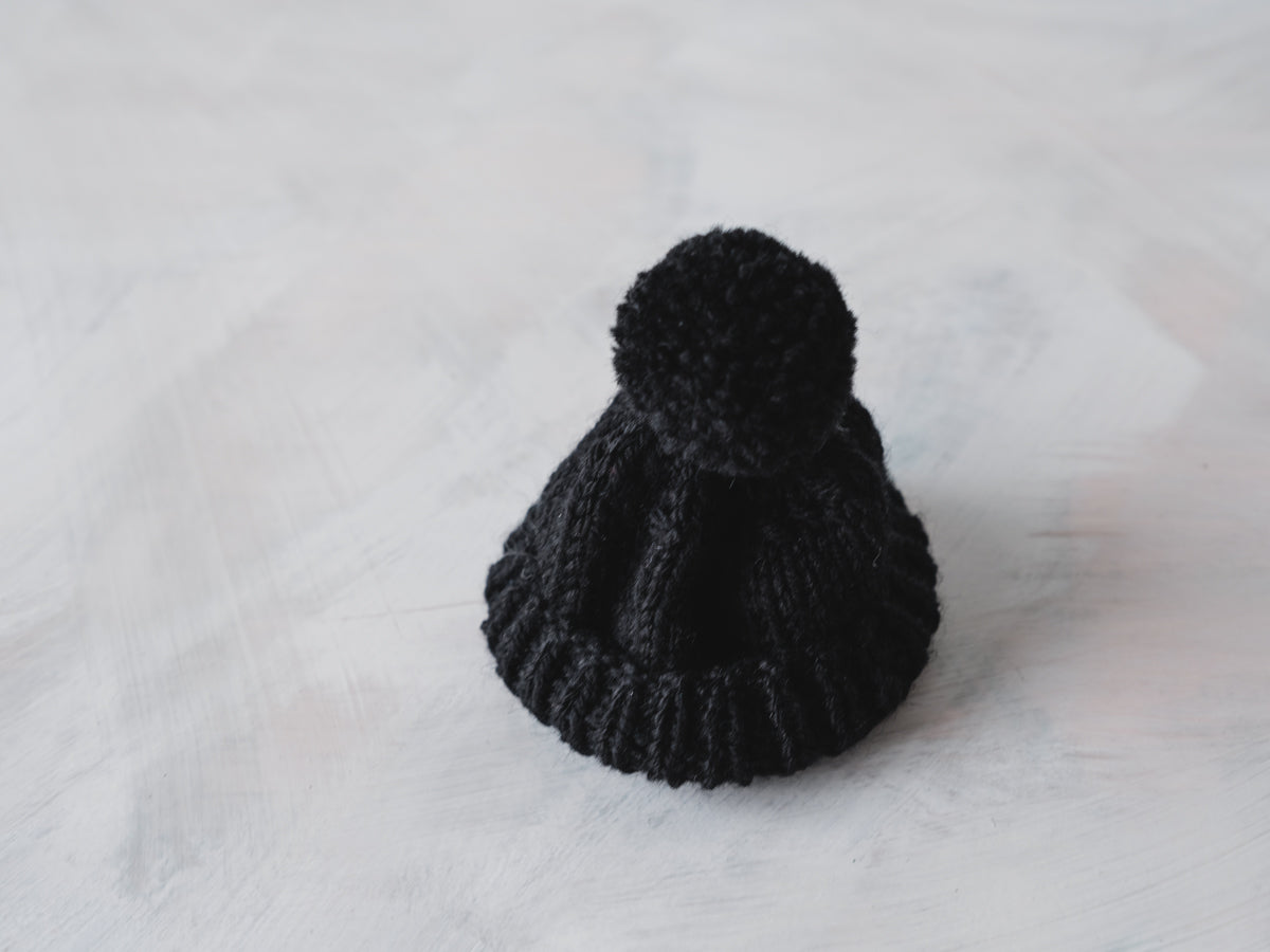 bear minimal knit cap