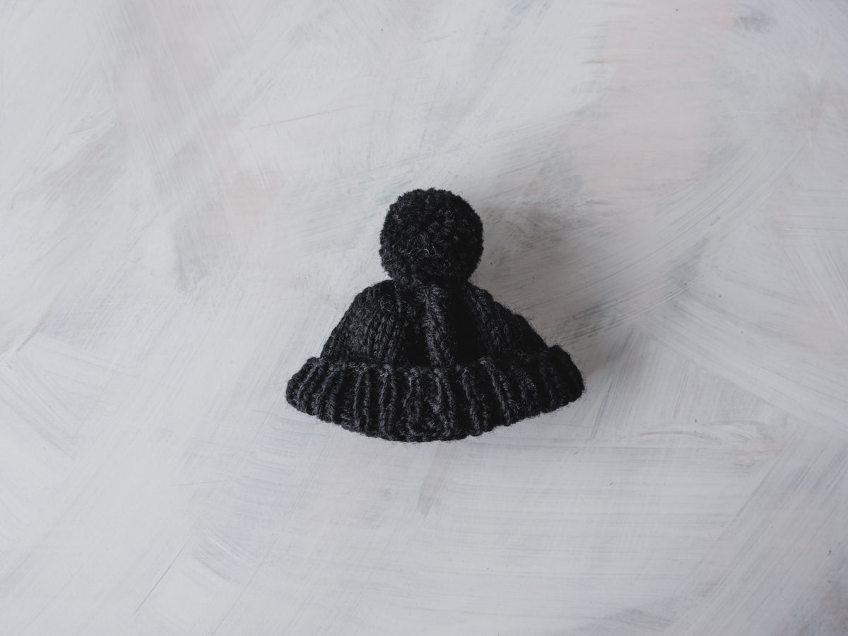 bear minimal knit cap