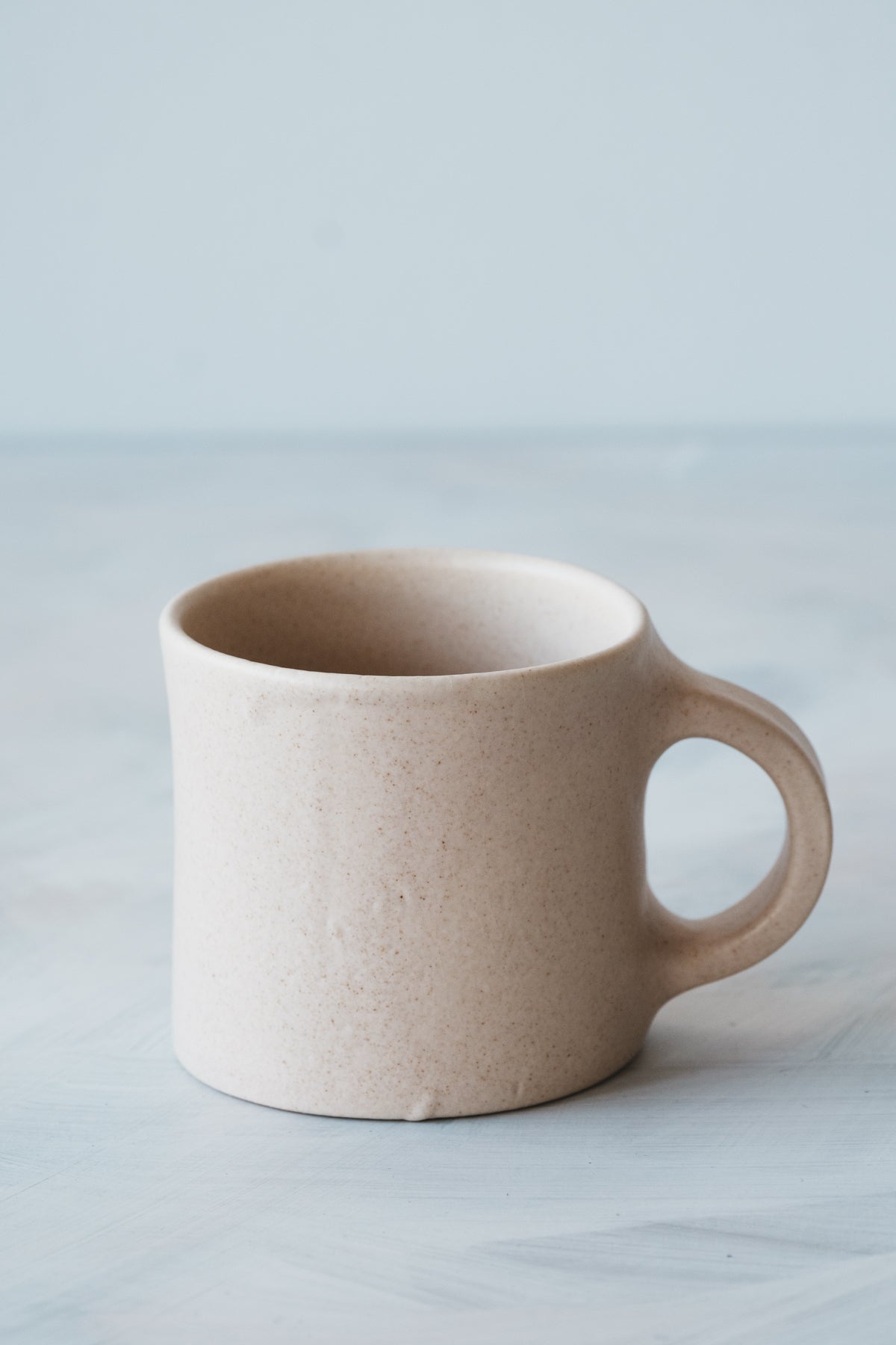 mug white beige