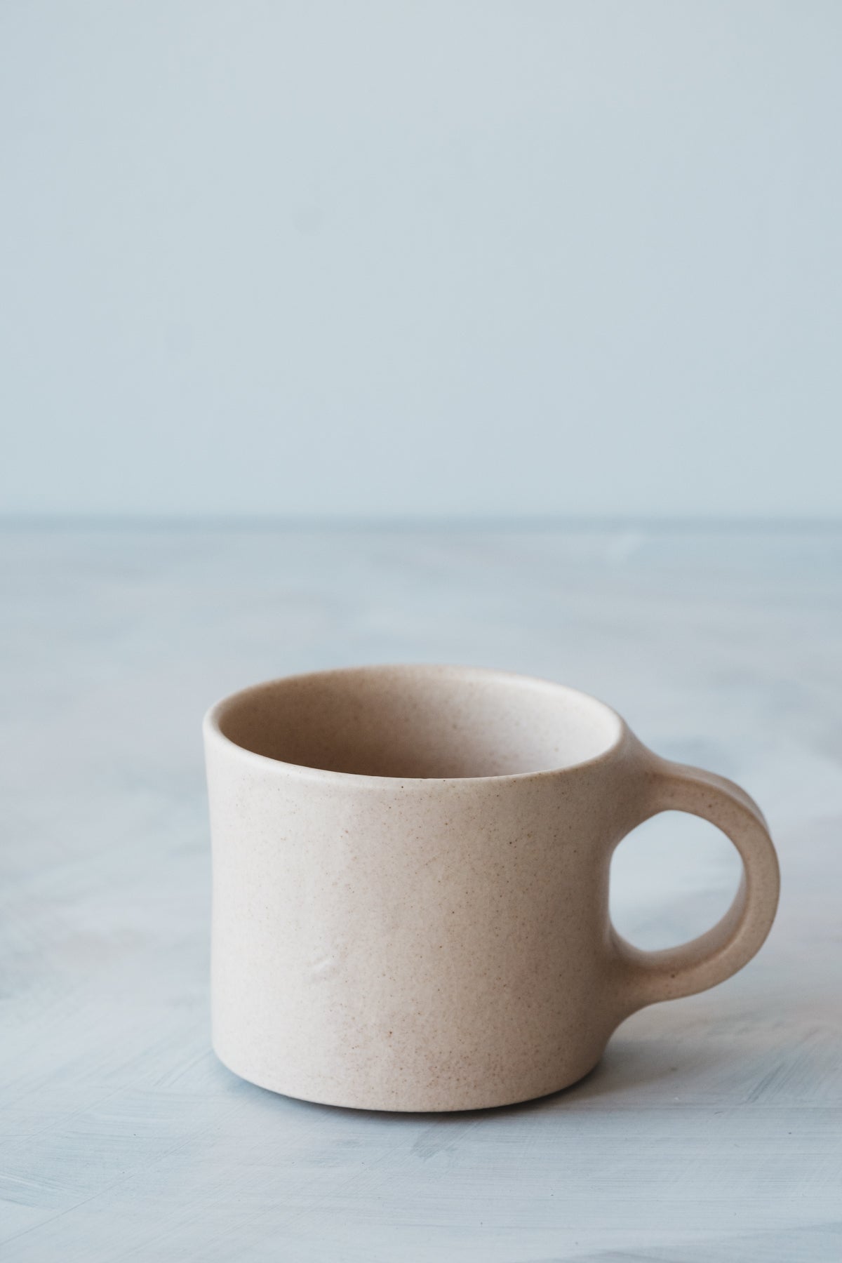 mug white beige